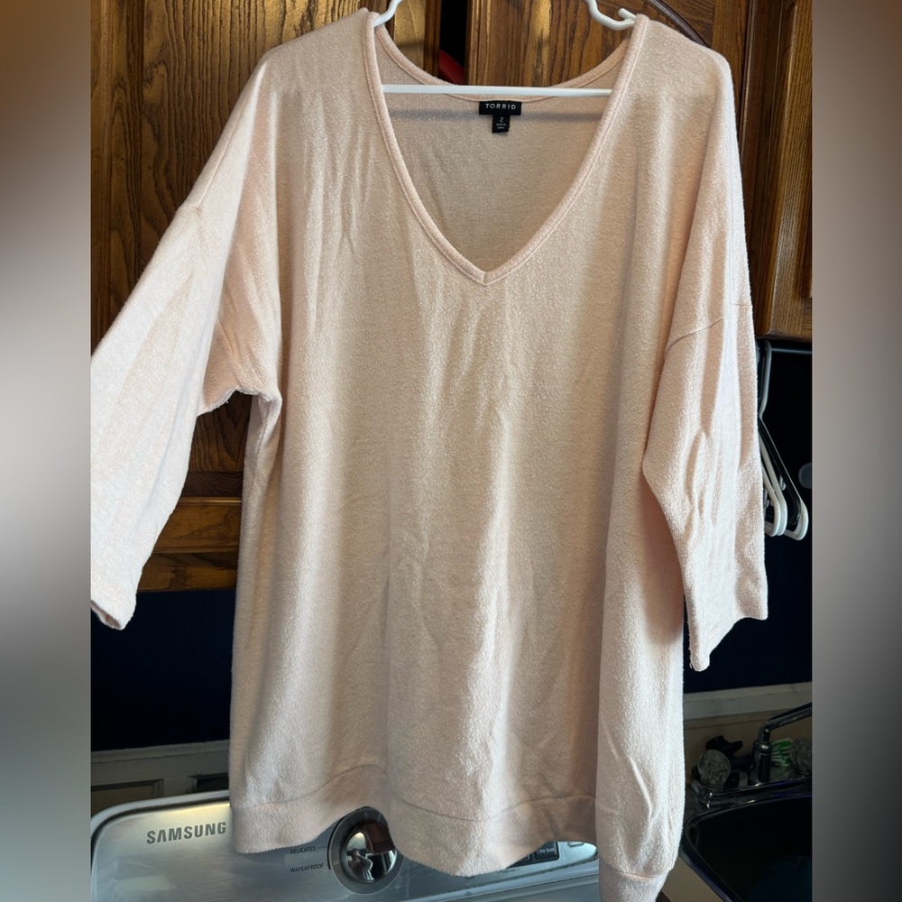 Torrid size 2 Super Soft Plush Baby Pink 3/4 sleeve V-Neck Sweater